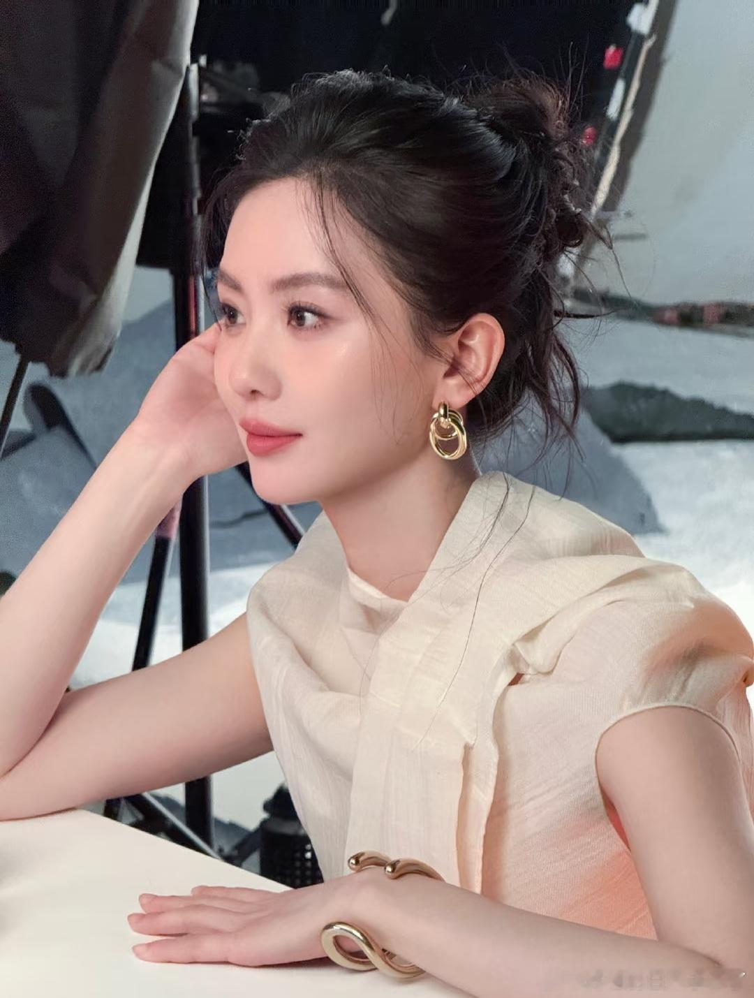 白白嫩嫩的刘诗诗，气血很足的美～～ ​​​