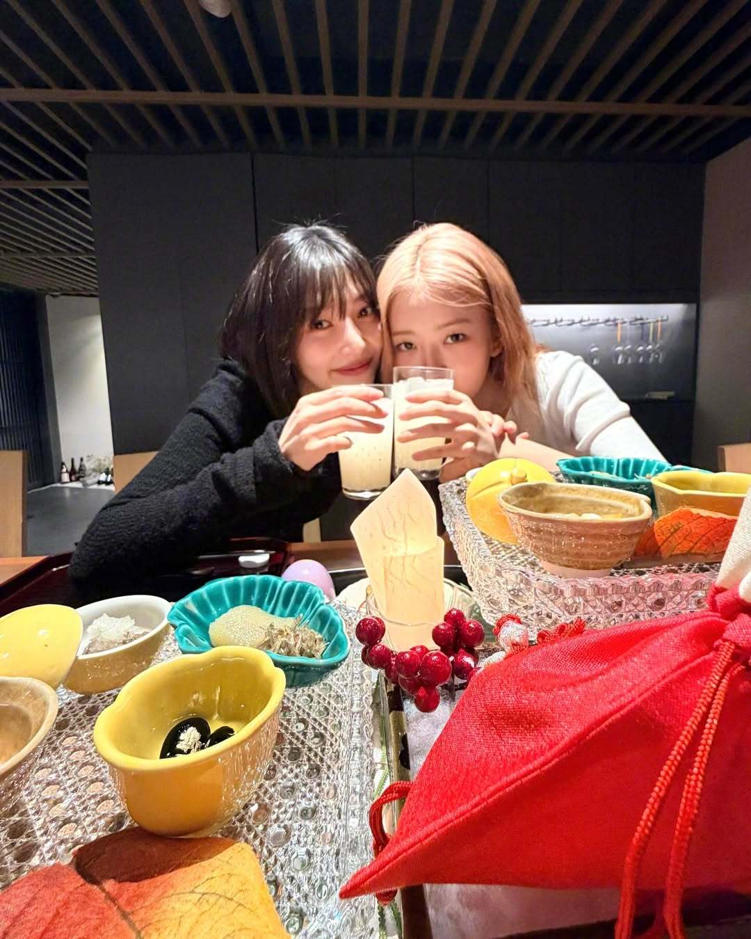 【Theqoo】Red Velvet JOY与IVE REI的一日约会，宝宝们友