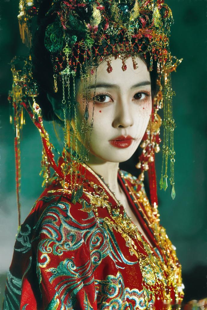 白鹿明天就可以看到这位奇女子了白鹿李佩仪祝大家升官发财大吉大利 明天就能看白鹿的