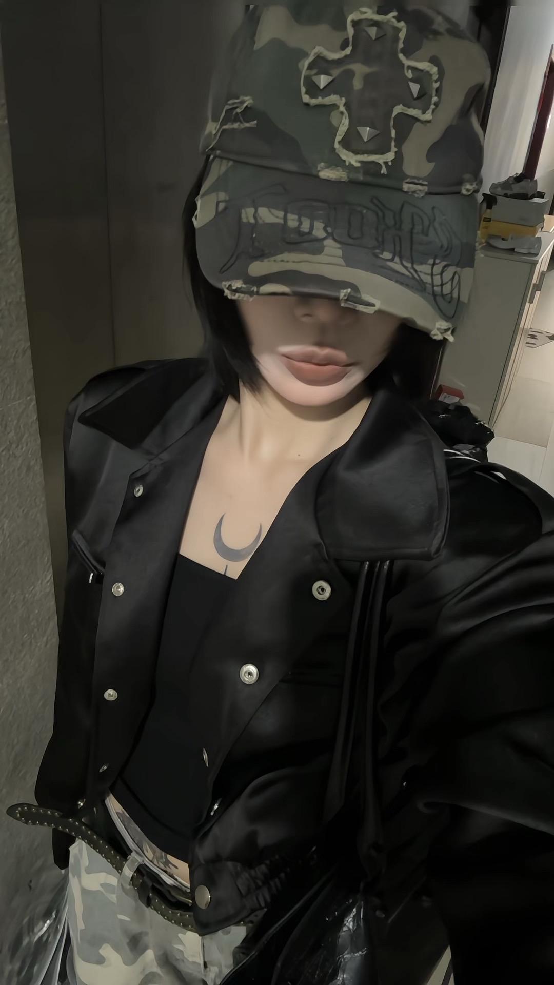 我骄傲的是 即使在阴暗的人和事上吃过亏 我依然不屑成为那样的人