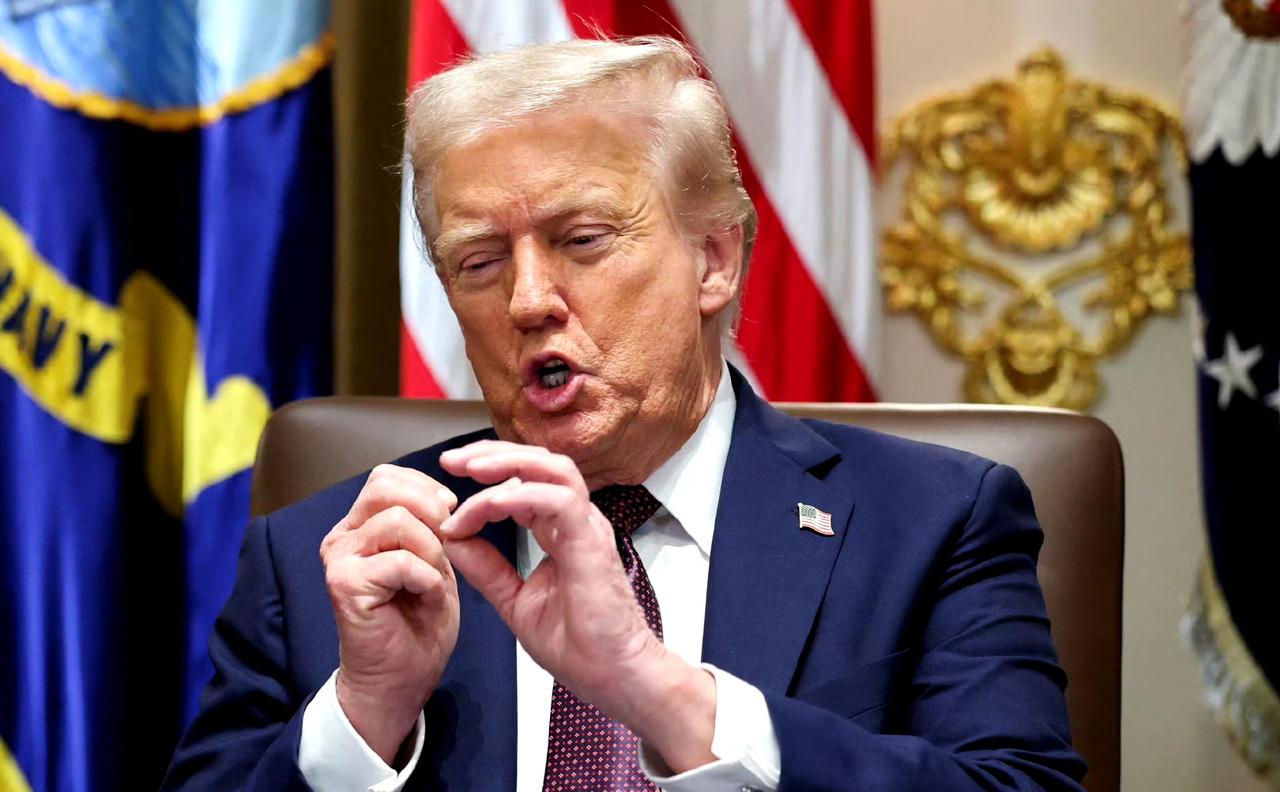 特朗普说，印度向美国订购了68架阿帕奇，莫迪总理寻求与他会面。 ​​​