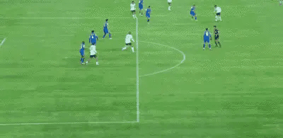 上海申花主场率先丢球！
其实开局阶段上海申花打得还是不错的，在神户胜利船的半场大