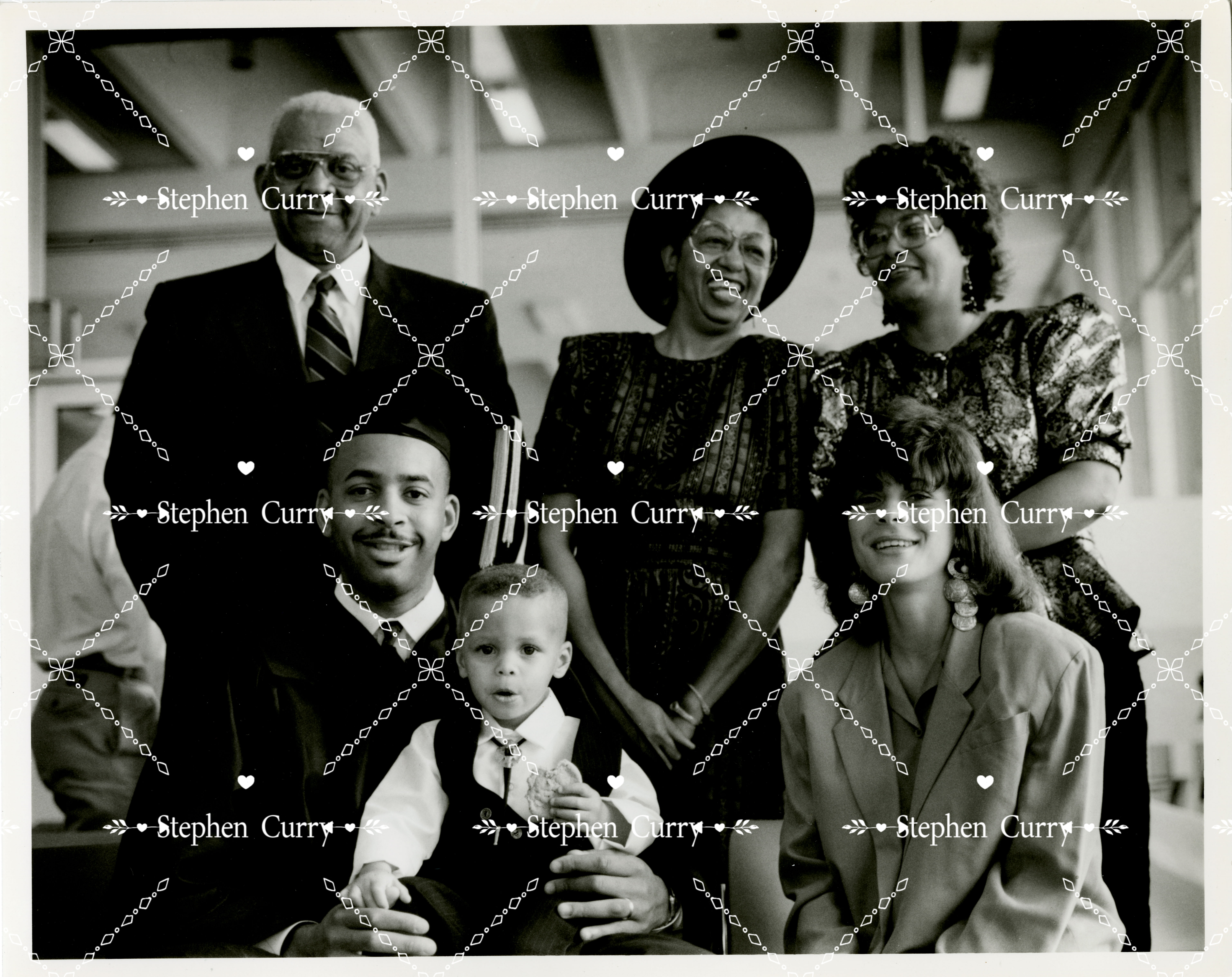 考古考到一个2岁时的全家福照片，想要无水印原图的评论区或私信库里戴尔库里库里