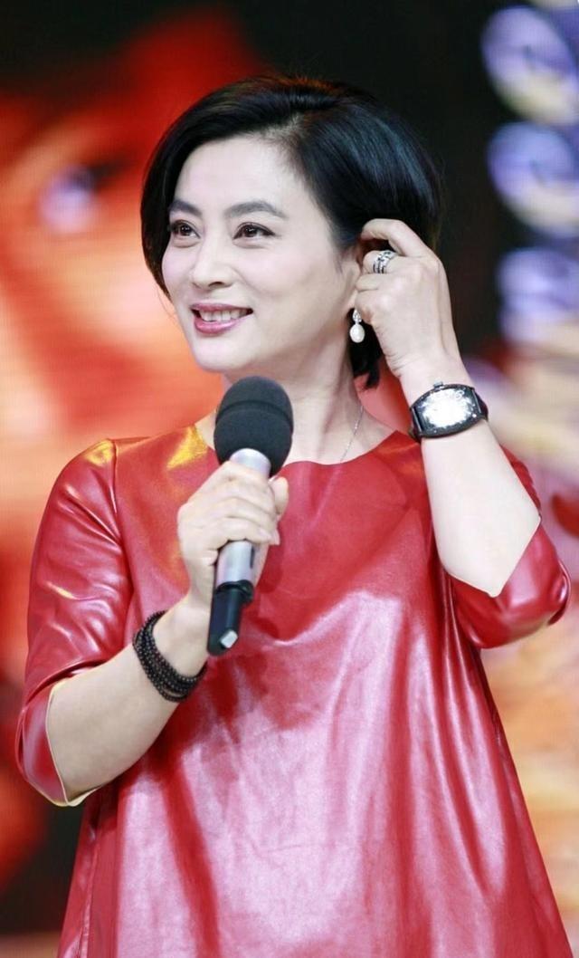 1997年，李玲玉和犹太富商杰瑞结婚。李玲玉开玩笑地说：“你不怕我结婚之后离婚，