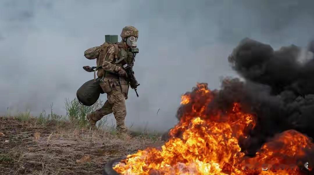 泽连斯基嘴硬没用了，乌克兰守军纷纷投降，红军城沦陷进入倒计时