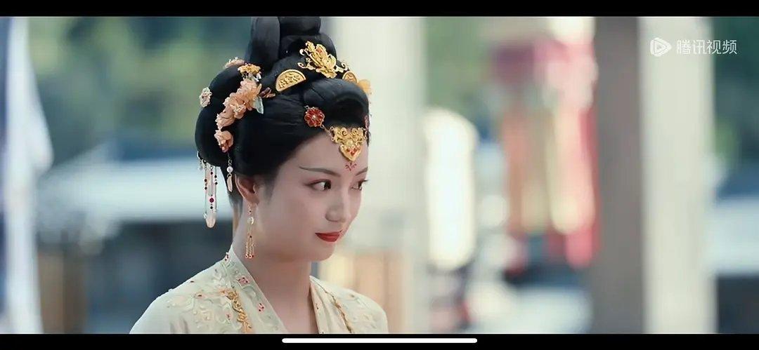 大家都在吹的张雅钦也没那么好看呀 ​​​