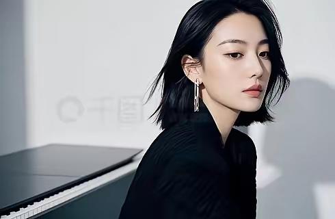 白领阶层的女性一般都收入不菲，有房有车，找对象只会要求比自己条件更高的男人，
而