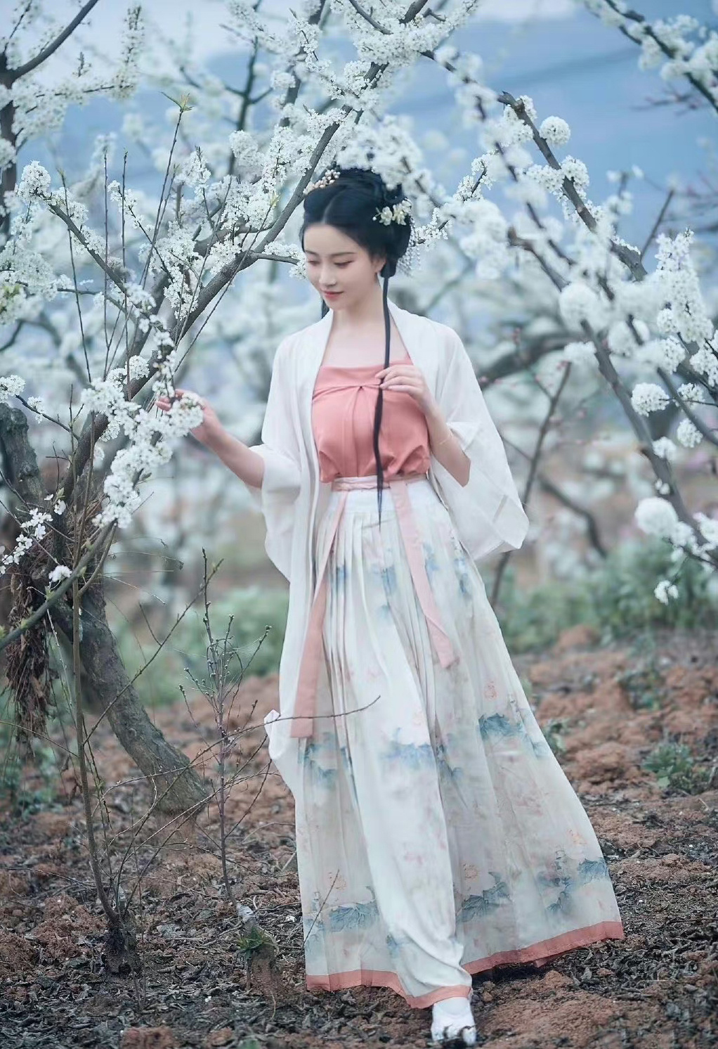 这是汉服吧！ ​​​