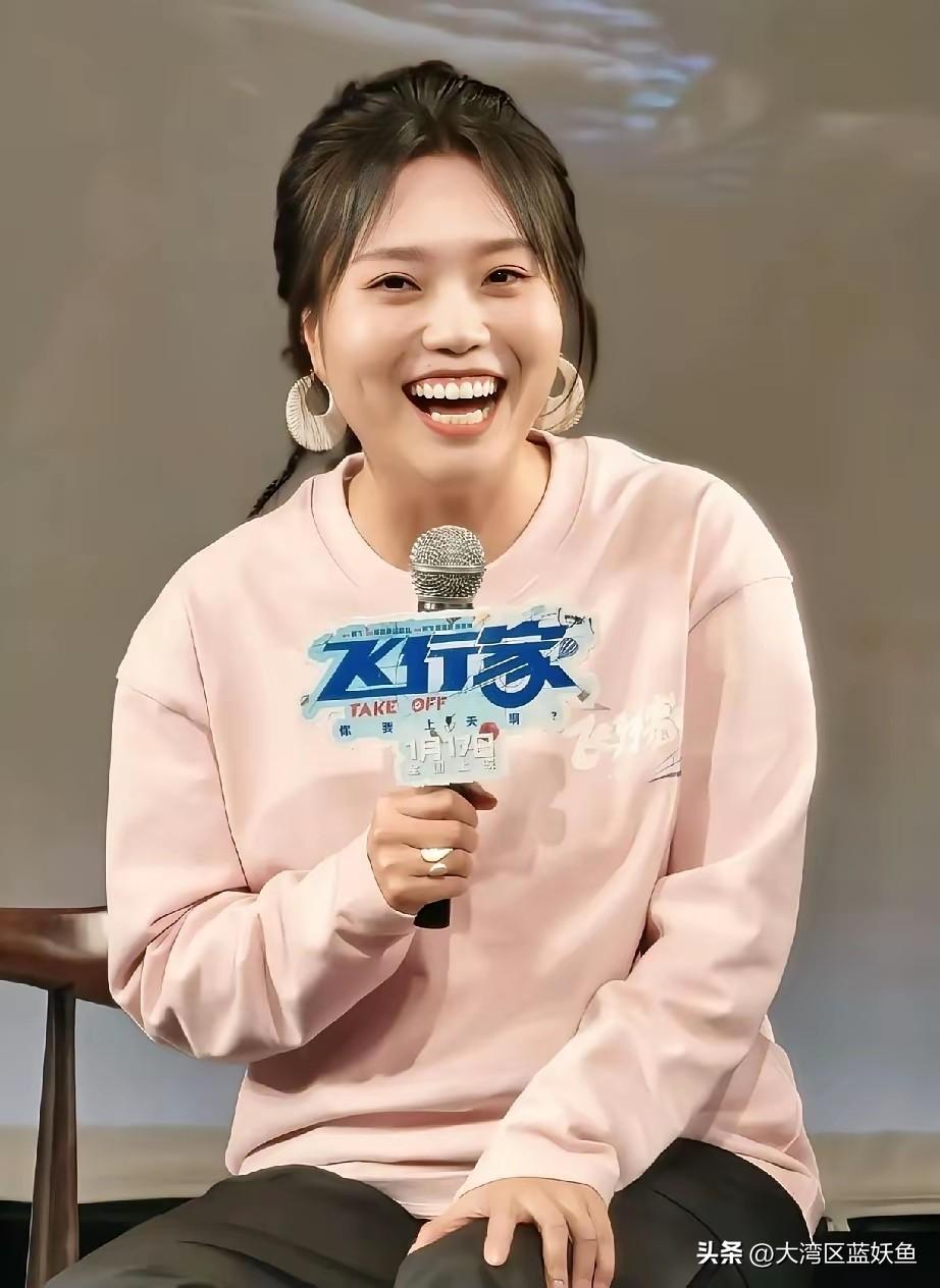 李雪琴这段话说的，听完心里有点不是滋味。爸妈离婚后各自重组家庭，她被亲戚拉扯大，