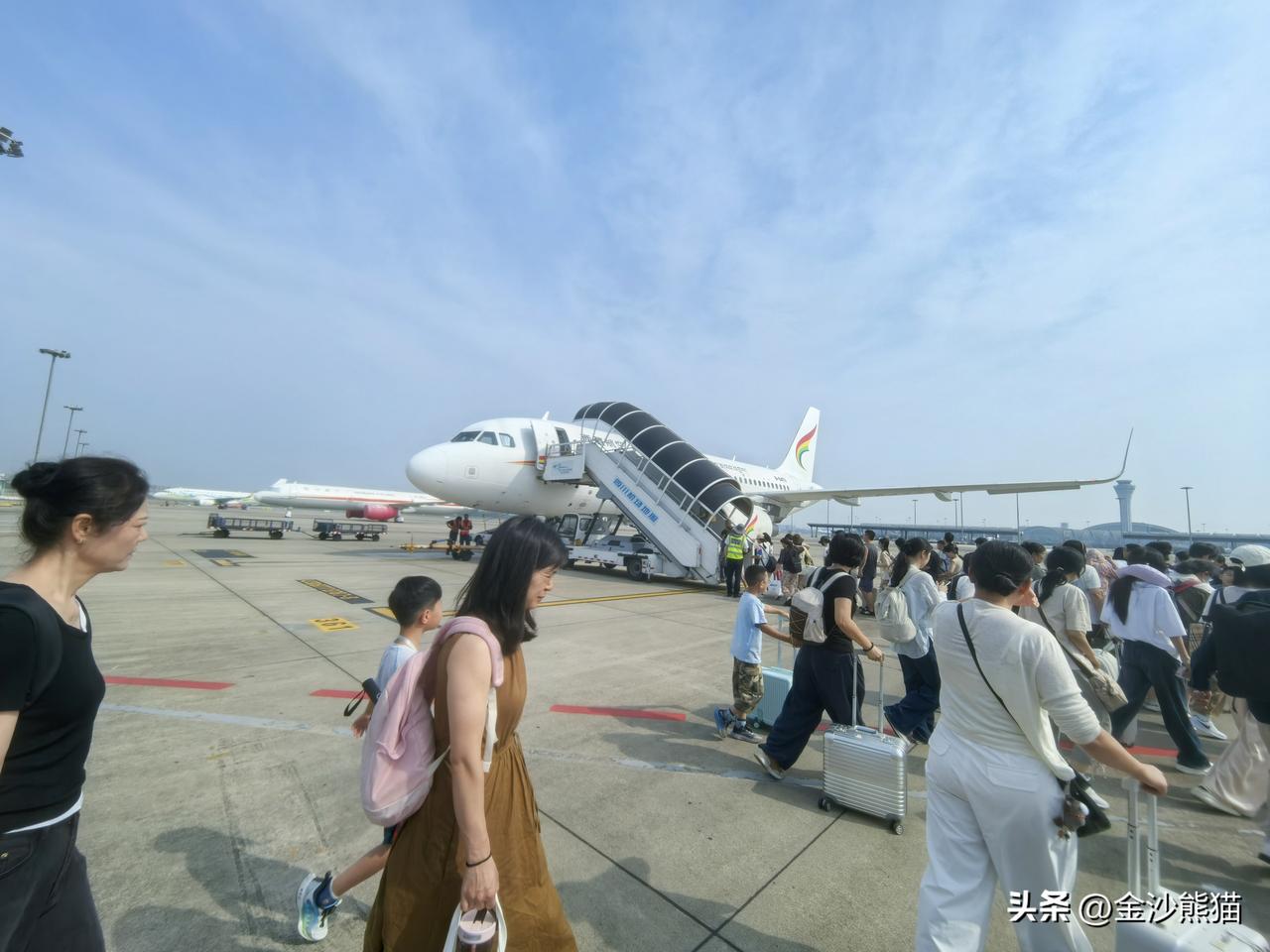 将暑假还给孩子们 错峰出行。
因出差的缘故，7月14日搭乘西藏航空空客319中型