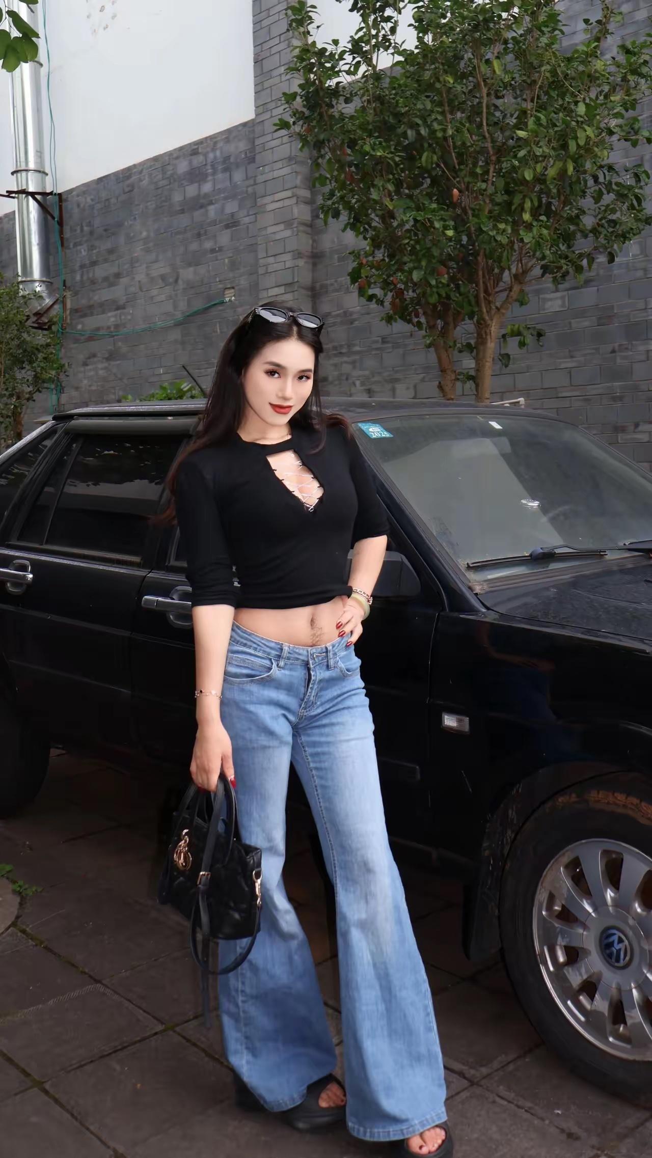 这女的看起来很旺！ ​​​