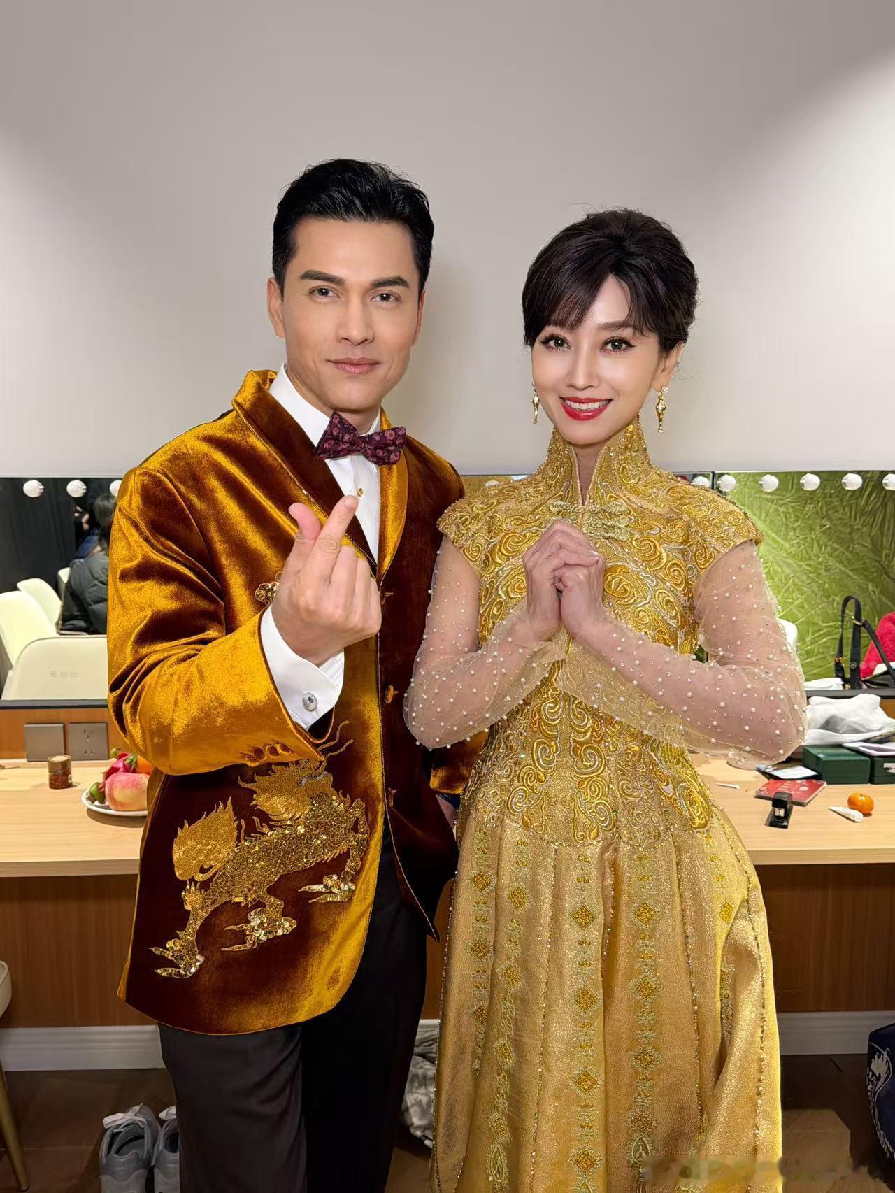 【吕良伟首次执麦主持 大年初一CCTV-4“四海同春”大联欢见 】2026年2月