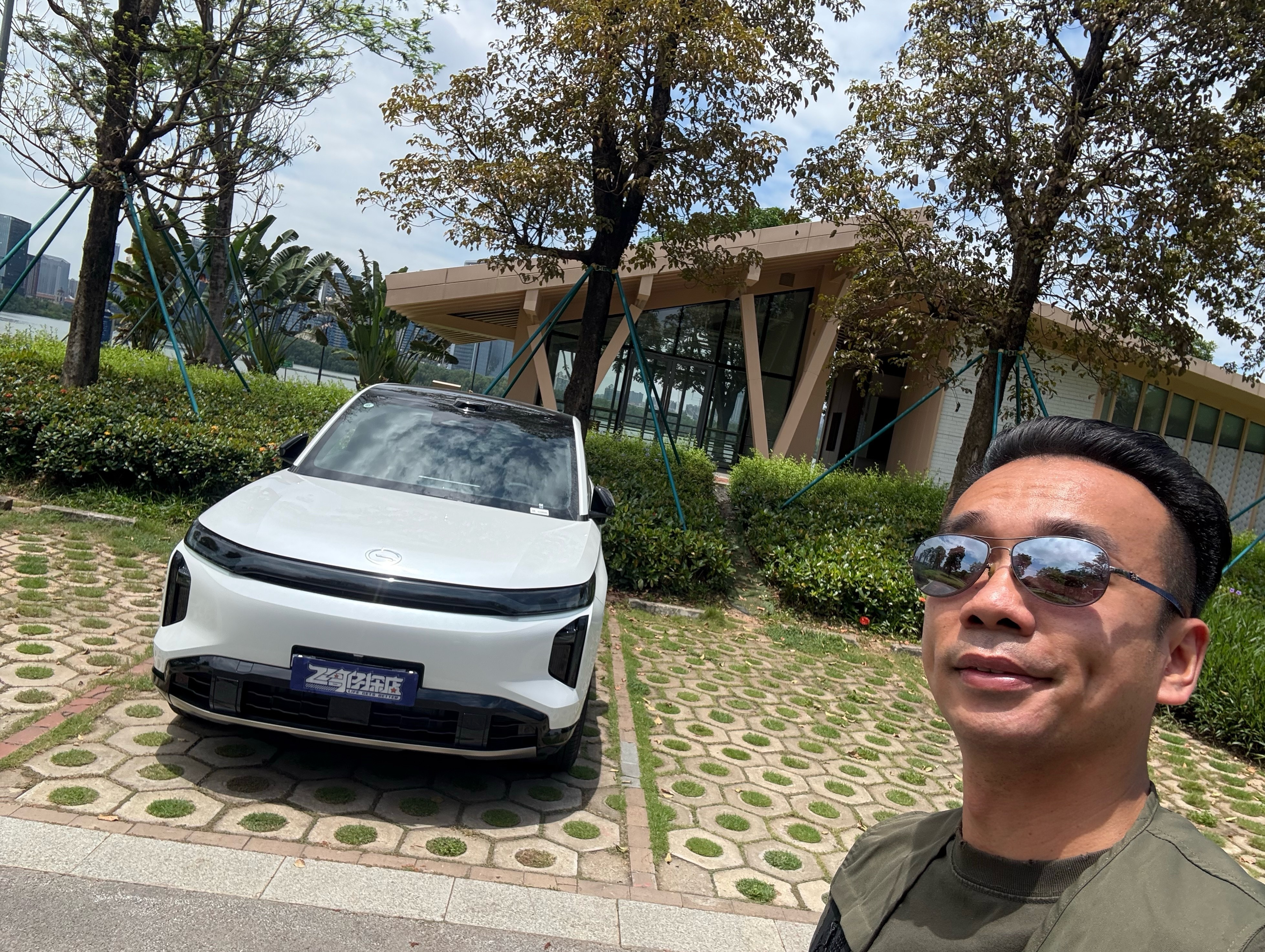 39度的高温，拍摄户外，很白呗[哈哈][哈哈] ​​​