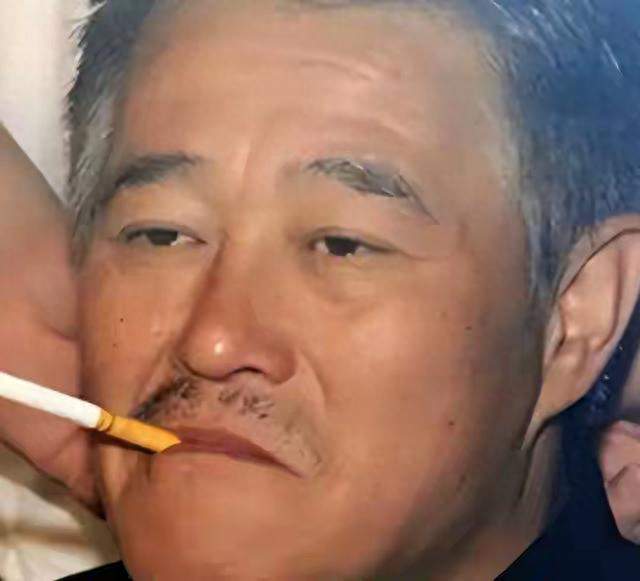 放弃海景房钻老楼！69岁赵本山日抽两包烟，脑留11圈拒戒酒
