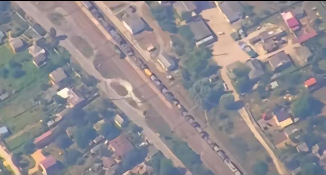 昨夜，俄军使用伊斯坎德尔M近程弹道导弹击中了一列停放在哈尔科夫州克拉斯诺格勒车站