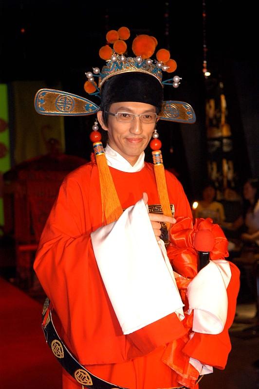 从前我总以为古代状元不过是考试撞了大运的“全国第一”，翻完科举规制才明白，这绝非