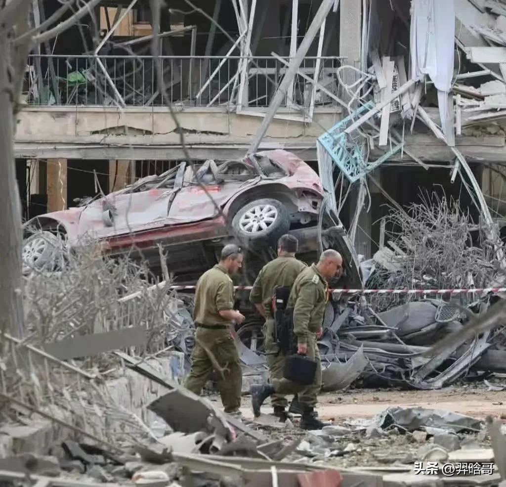 伊朗霍拉姆沙赫尔4超重型弹道导弹打穿了以色列防空反导系统，
其1吨级战斗部成功在