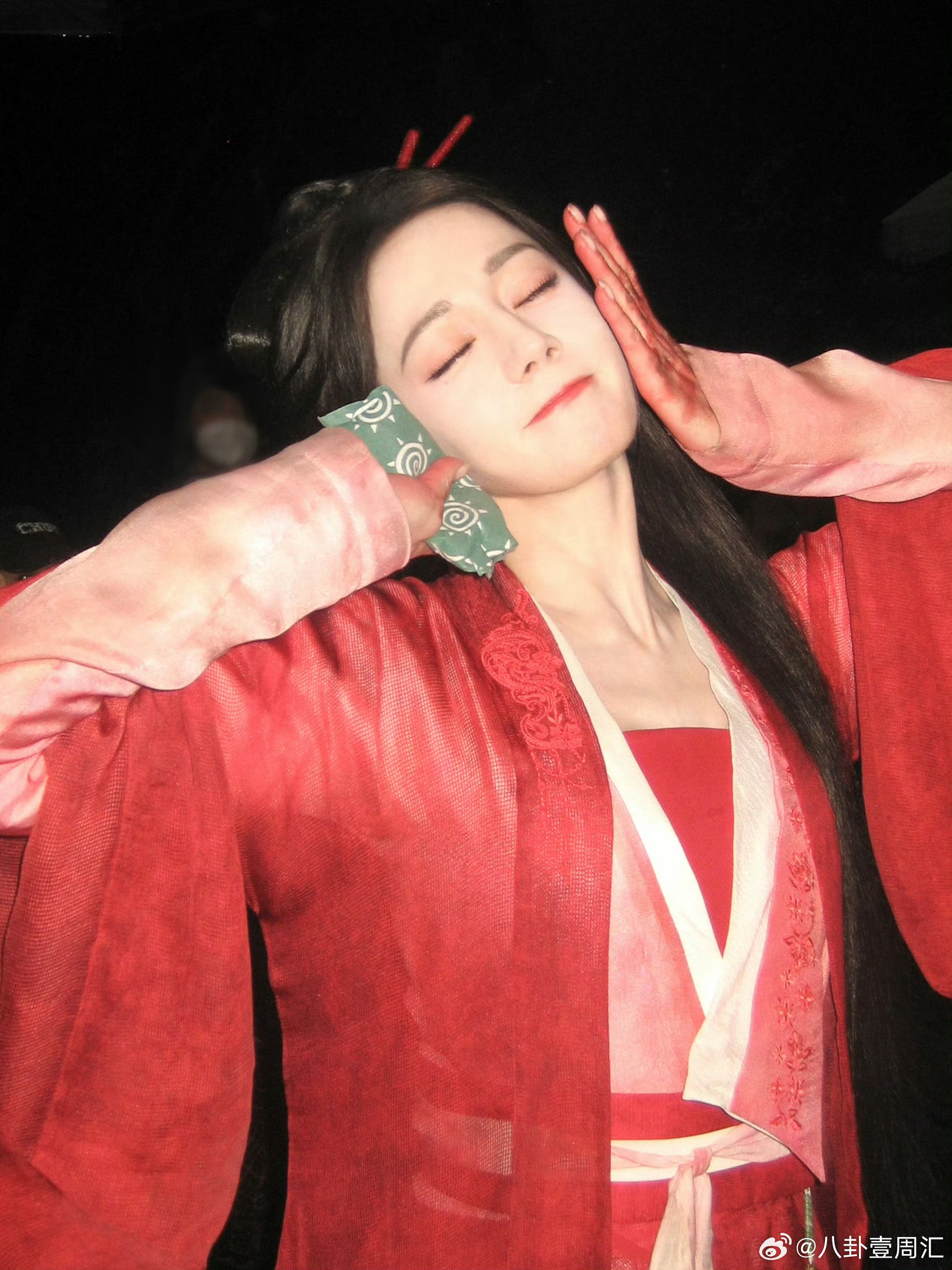 热巴现代版贺思慕迪丽热巴现代版贺思慕碎片投递 迪丽热巴现代版贺思慕碎片投递！期待