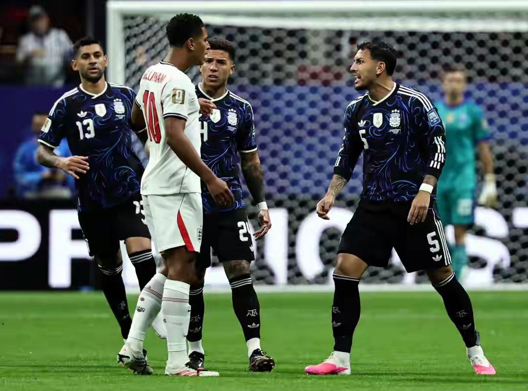英格兰1-2被阿根廷逆转，图赫尔属于“自废武功”，活该被绝杀……！

1：英格兰