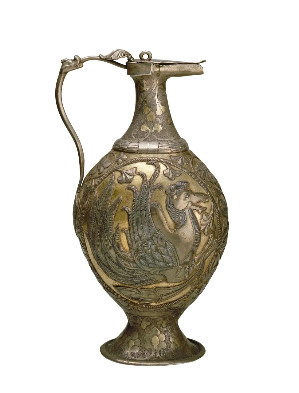 俄罗斯冬宫博物馆藏7-8世纪粟特人制作的银鎏金飞驼纹水注 