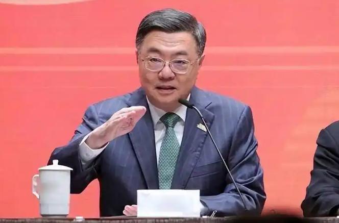 台“行政院”突然发声明，特朗普对进口无人机最高加税100%，台湾地区却宣布只适用