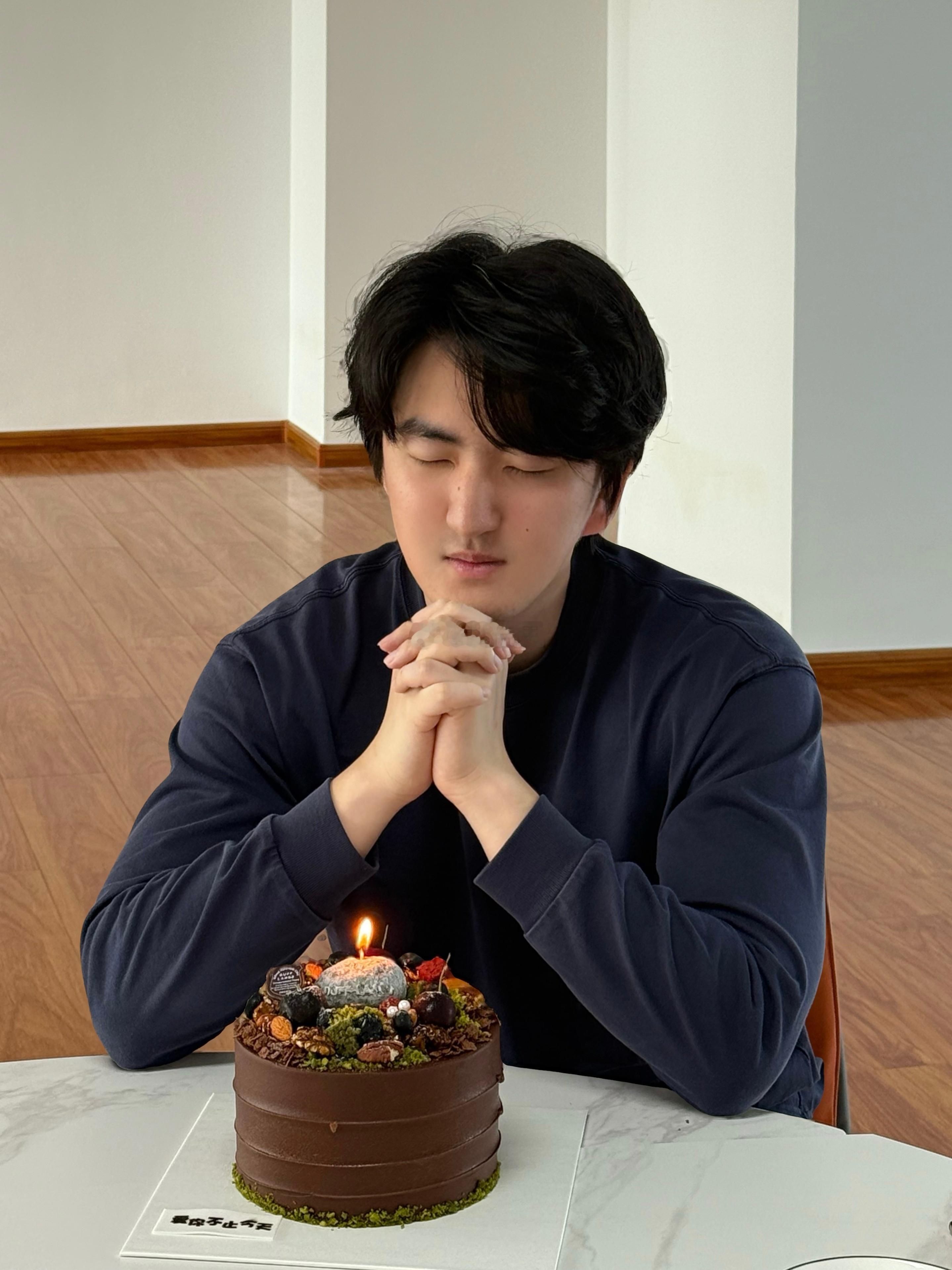 生日快乐我的大男孩🎂 