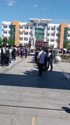 养娃像闯关！一句顺口溜戳中无数家长
 最近一句育儿段子刷屏：“小学靠吼，初中靠忍