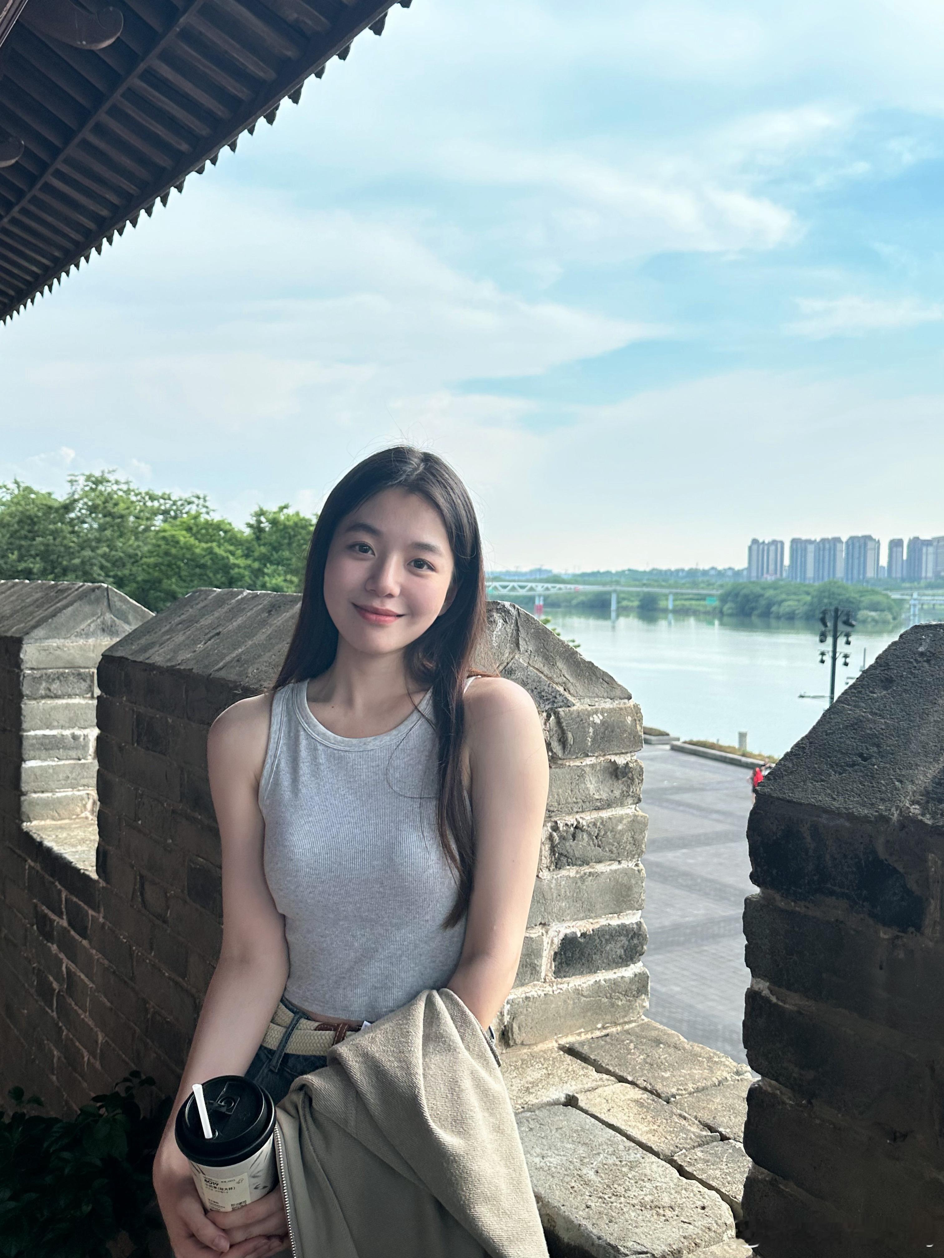 老师我们mme的嘴巴都被辣肿了（pqx真是一位会拍照的好宝宝  ​​​