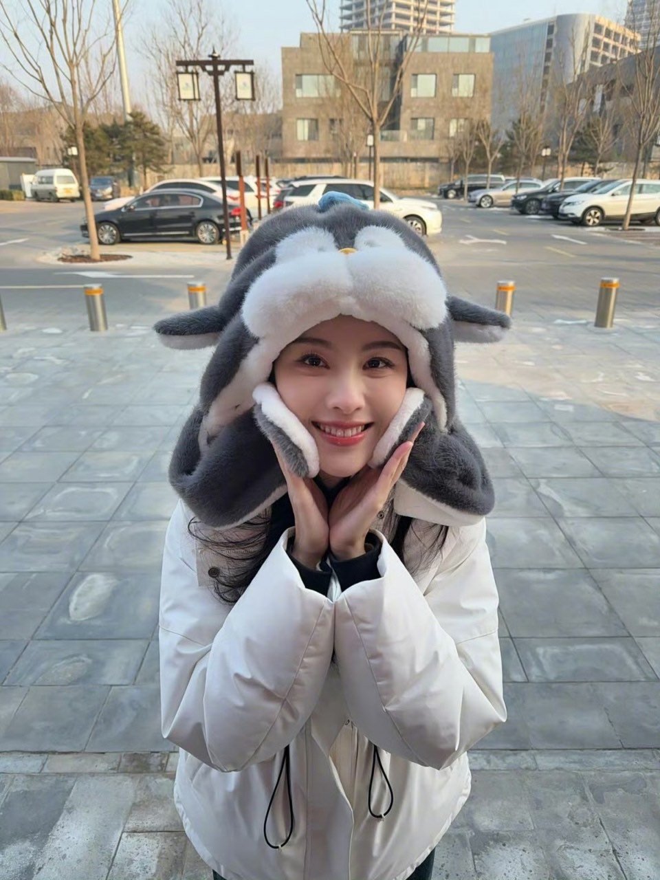 陈都灵一顶毛绒绒的企鹅帽陈都灵分享一顶企鹅帽可爱捏 