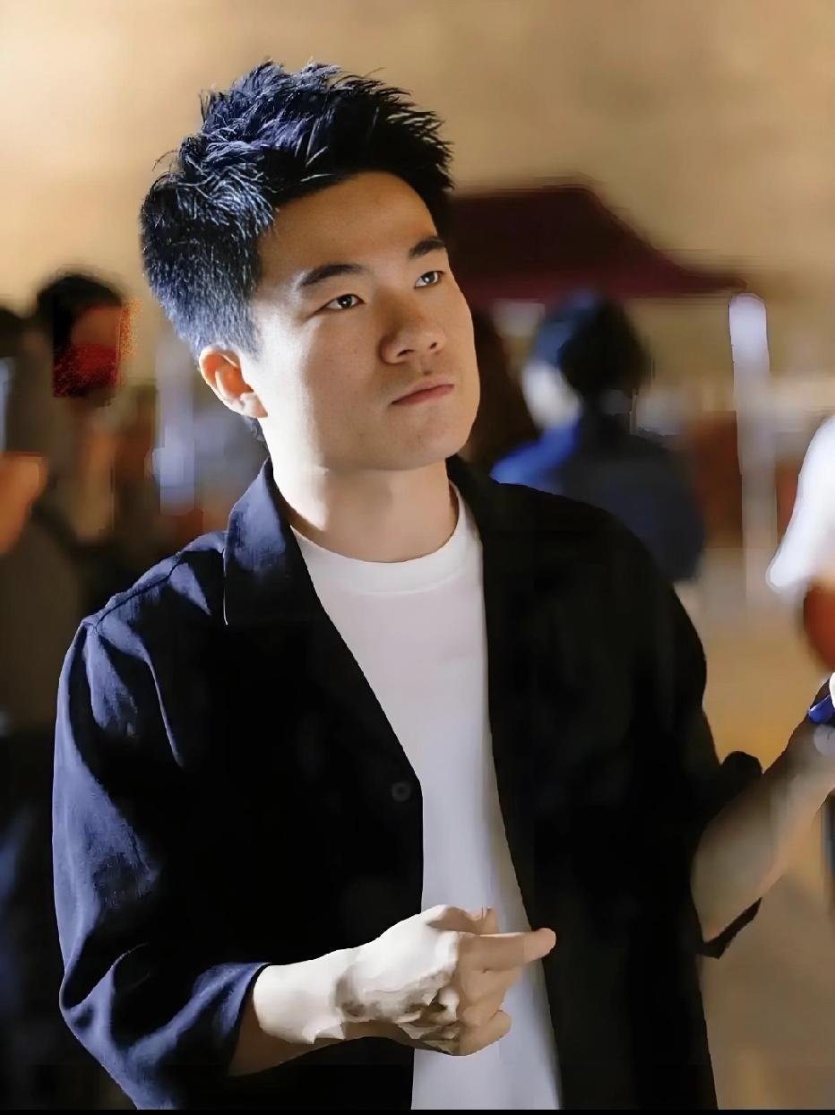 “请你务必，一而再，再而三，三而不竭，千次万次，毫不犹豫地，救自己于这世间水火。