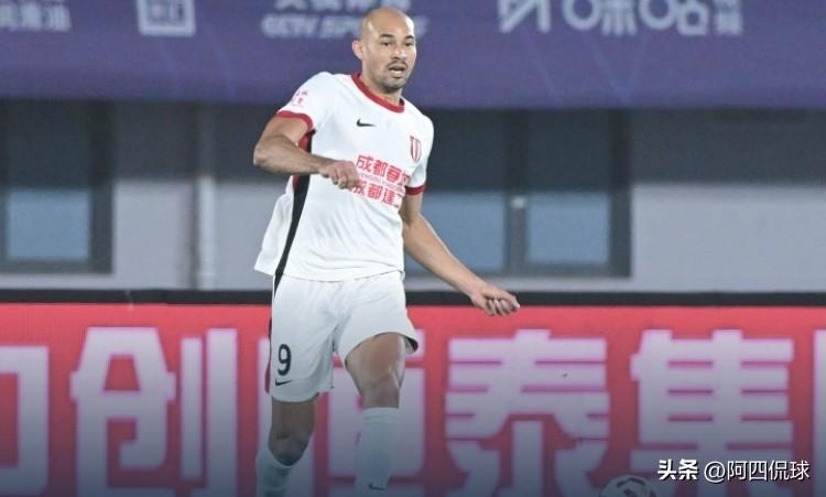 重要的的事情说三遍，必须归化费利佩！新赛季中超联赛揭幕战，成都蓉城33岁外援费利