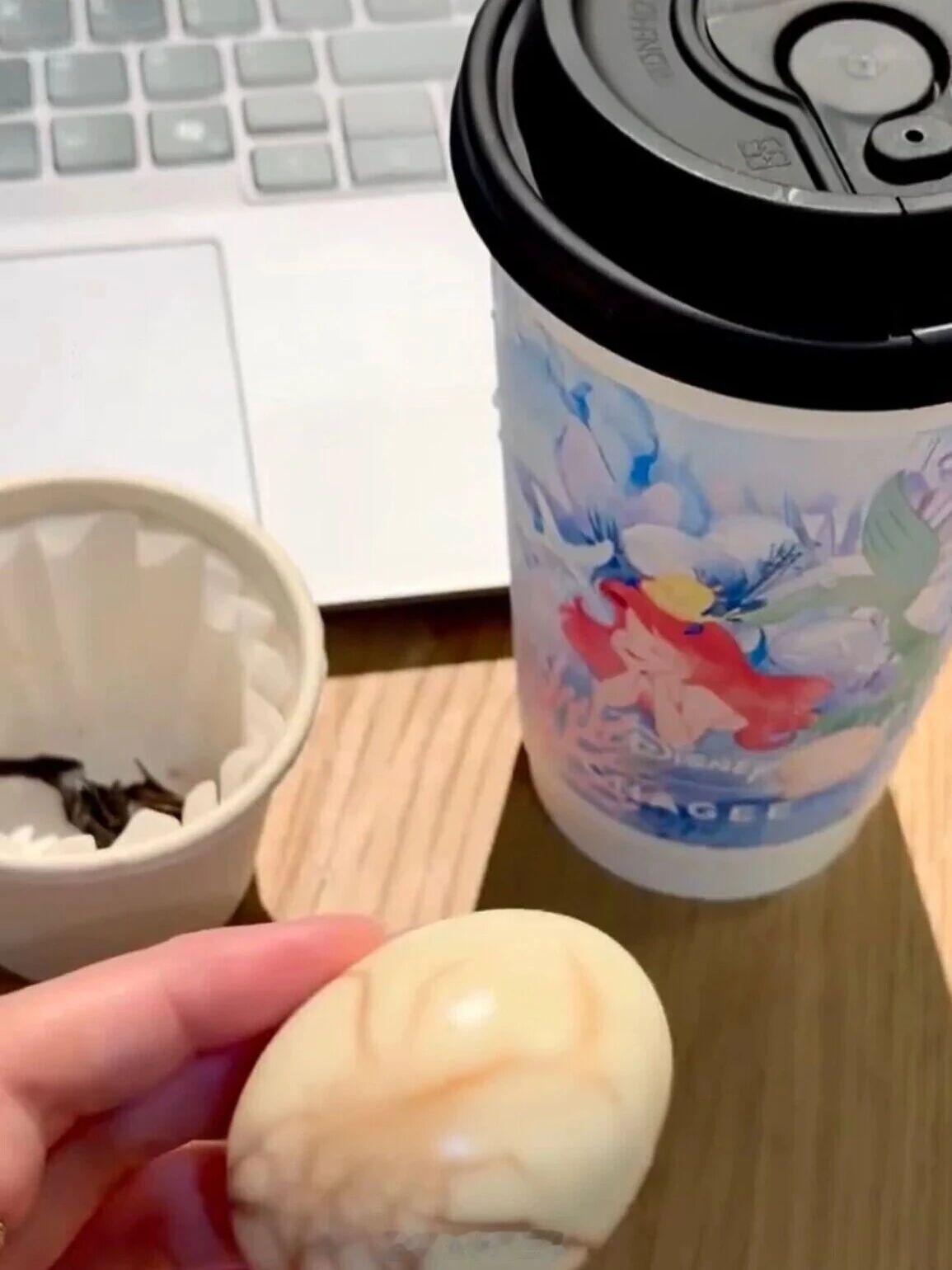 霸王茶姬开始卖茶叶蛋霸王茶姬把脑洞开到茶叶蛋上了，9月7日上海7家门店上新大红袍