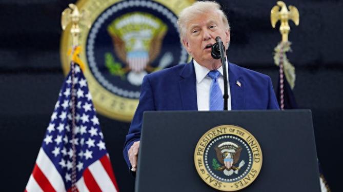 美国称在霍尔木兹海峡收费，是特朗普惦记钱，还是在收集谈判筹码
特朗普又开始打“收
