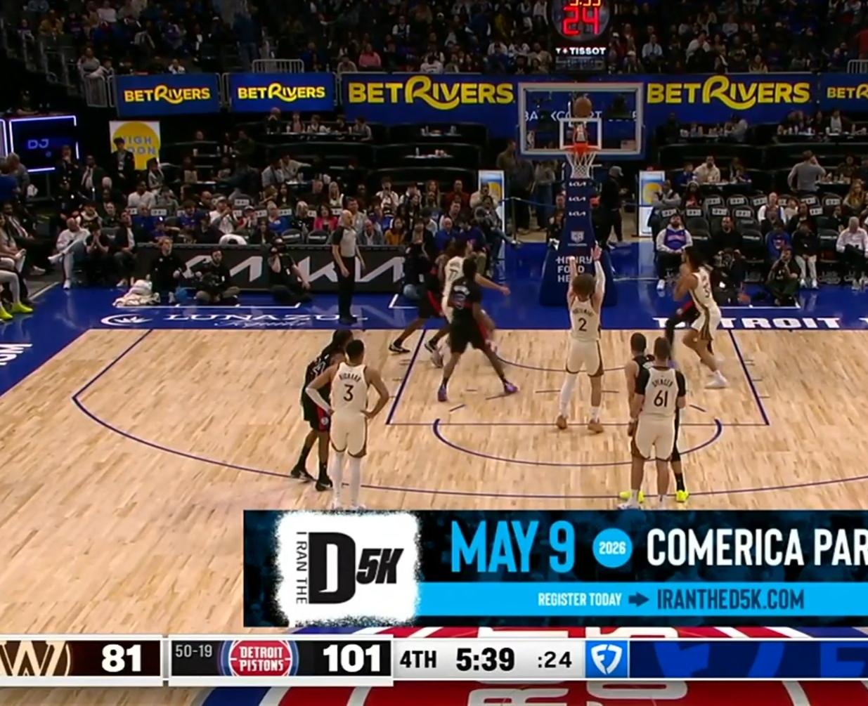 勇士打活塞，按理说勇士体能要比活塞强（背靠背），可是今天的无脑失误太多了，四节中