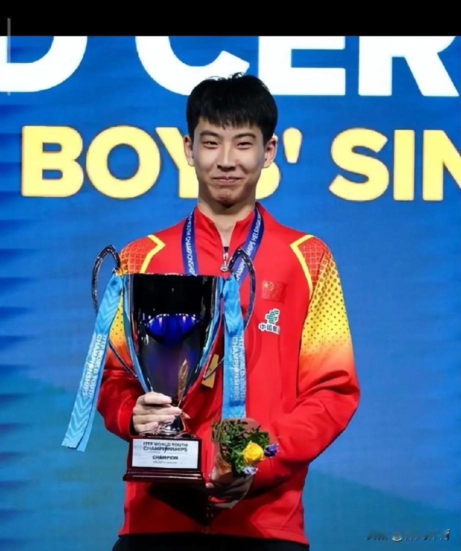 打破断层焦虑！国乒五大潜力新星横空出世，全员具备世界冠军潜质
 
当下世界乒坛新
