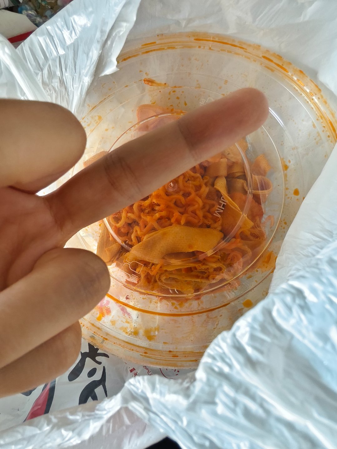 生活手记 好吧。真不是我浪费粮食.我真吃不了了。辣的我烧的不行。