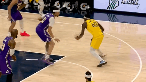 西卡倒地，吹的詹姆斯犯规？湖人vs步行者