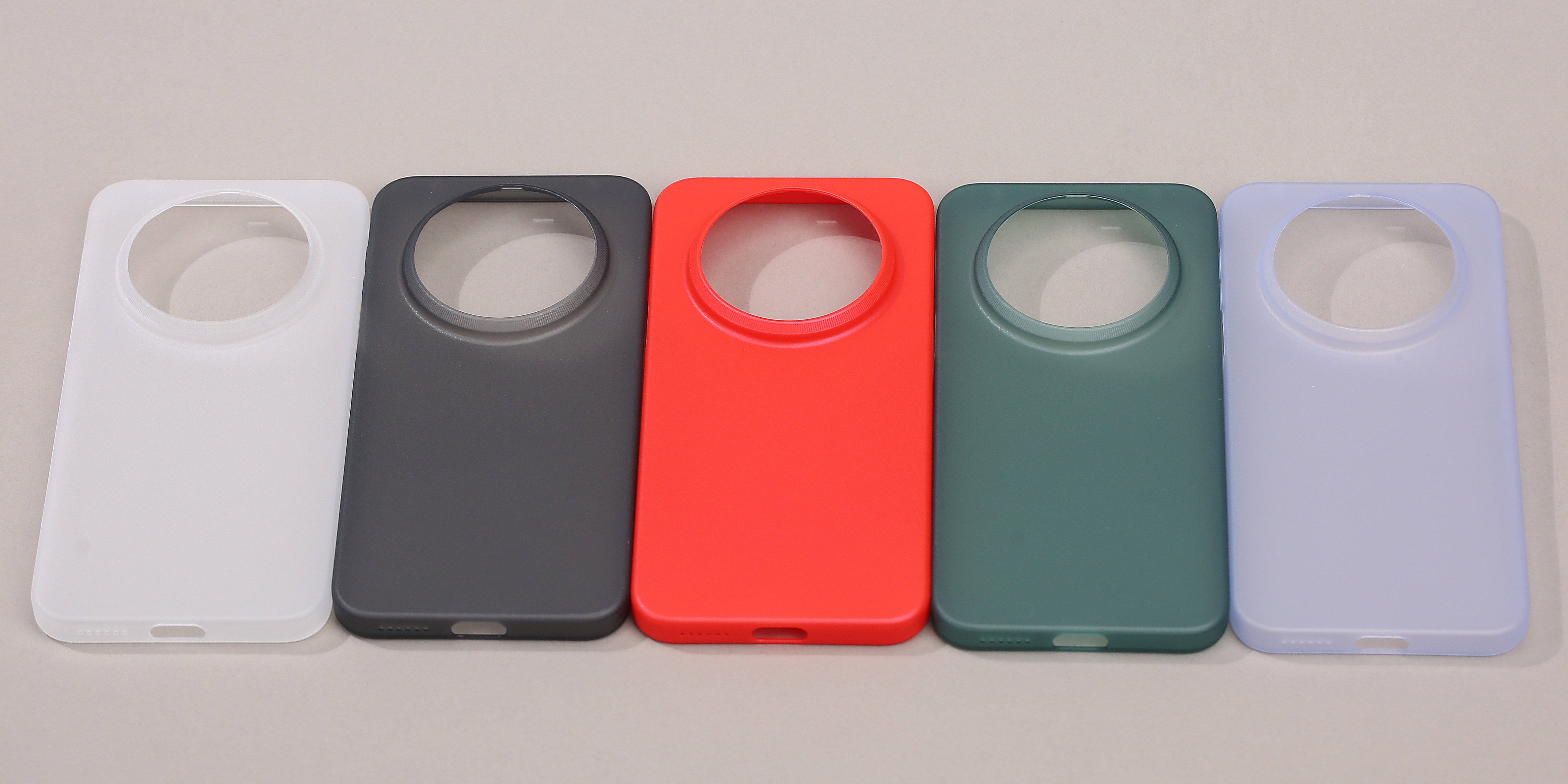 Mate80ProMax 超薄壳，五款颜色可以挑选搭配紧致包裹贴合，不沾指纹手汗