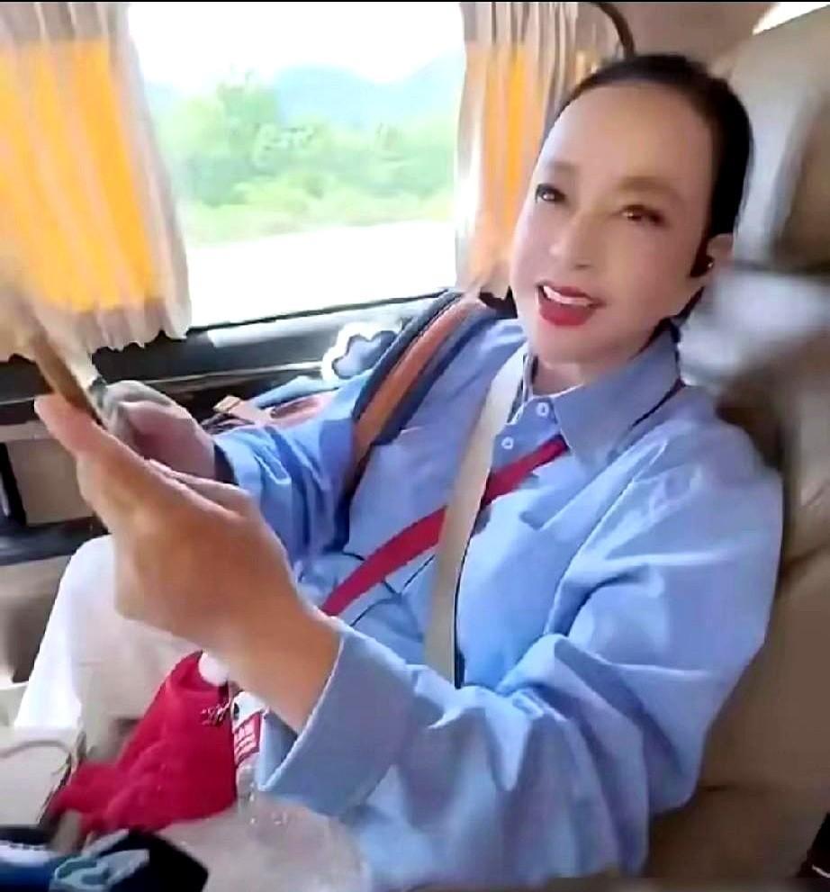 刘晓庆这状态，70多岁的人敢信？

2026年全年工作排满，猛扎进微短剧，还拿了
