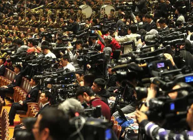 奥巴马憋了10年的心里话终于抖出来了，他在回忆录里写了95次“中国”，还承认20