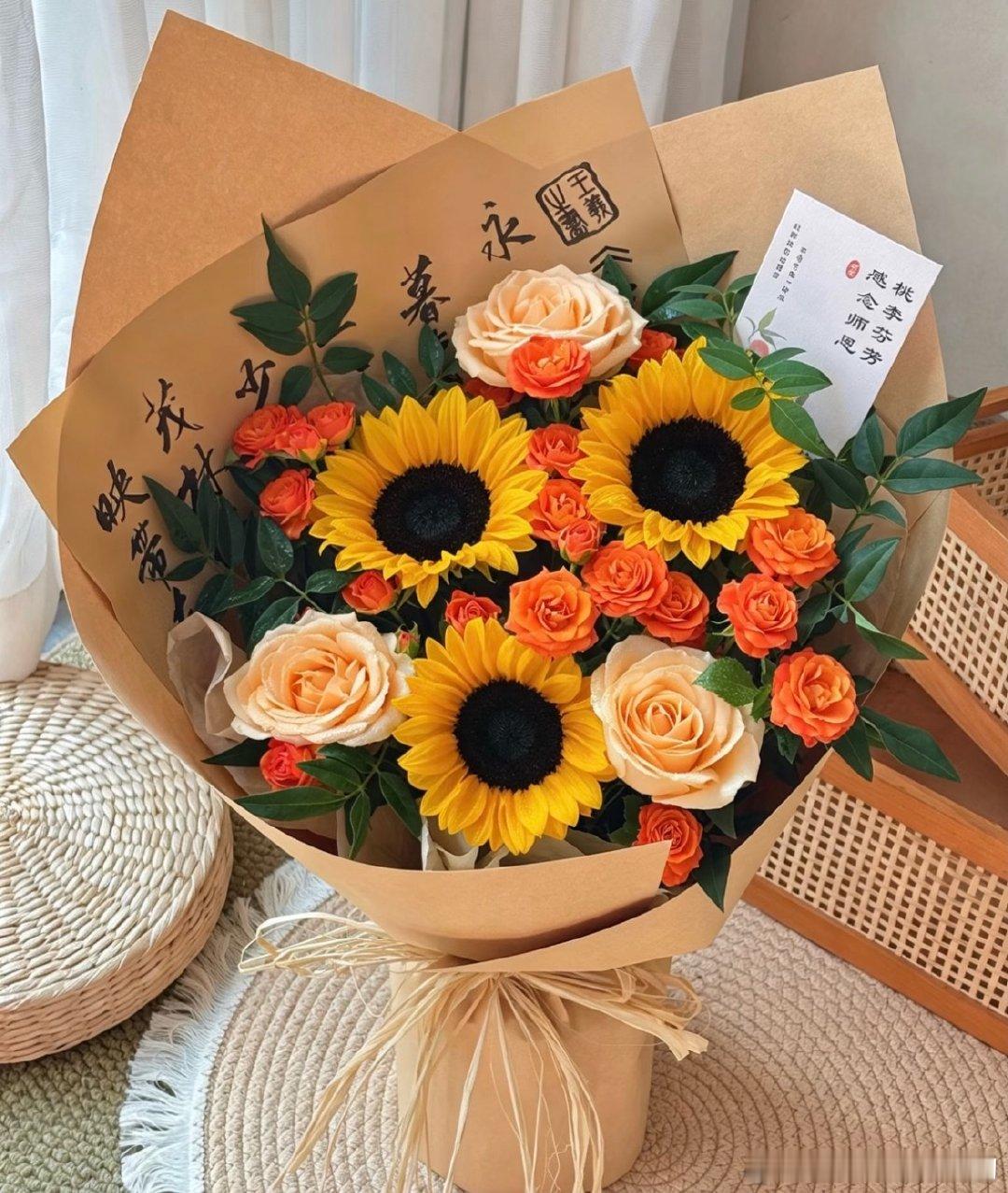 老师教师节站校门口婉拒礼物现在很多事情都变得极端，我觉得吧，虽然不提倡给老师送大