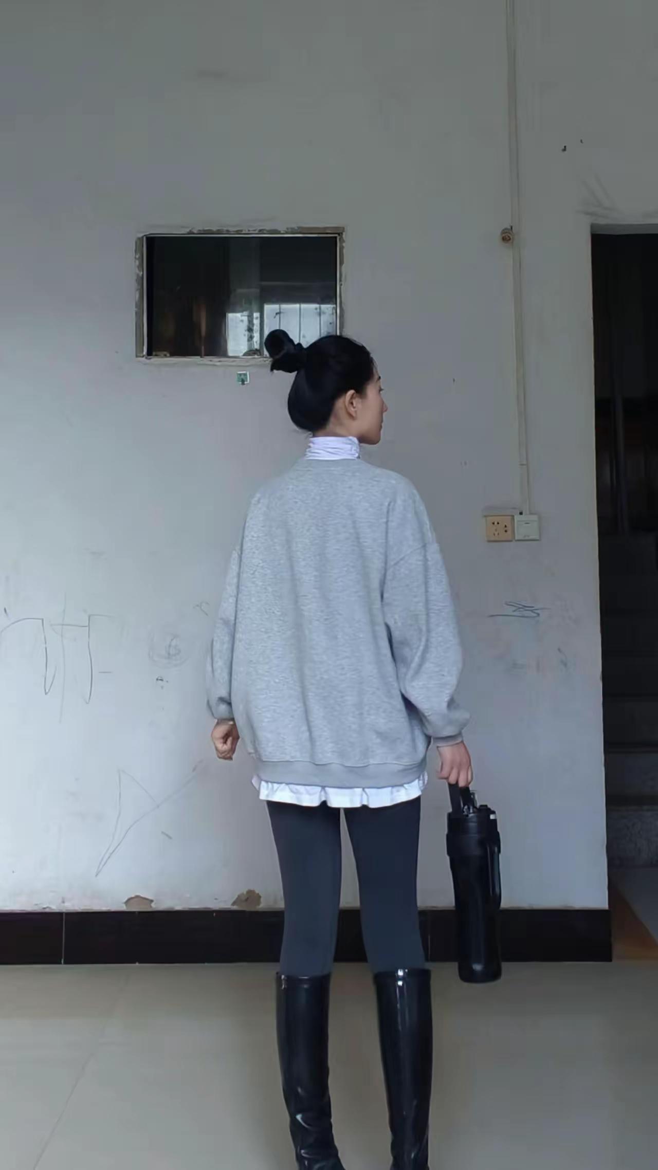 保温壶，打水去。