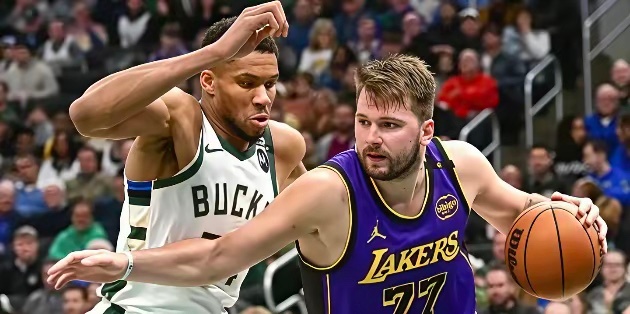 32岁的字母哥，湖人用三个首轮签敢不敢赌？若字母哥28岁，湖人或许毫不犹豫。但如