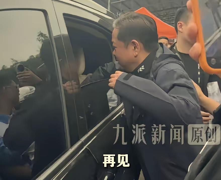 真没想到，麻阳廖大哥居然是张雪的粉丝，还未到麻阳来工作之前就听说过张雪，得知要来