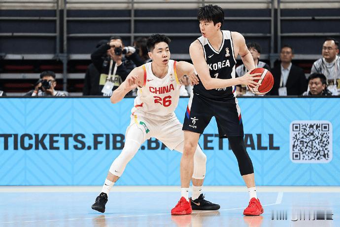 12月1日18时，中国男篮要在客场挑战韩国男篮。此前主场以4分之差落败，这场比赛