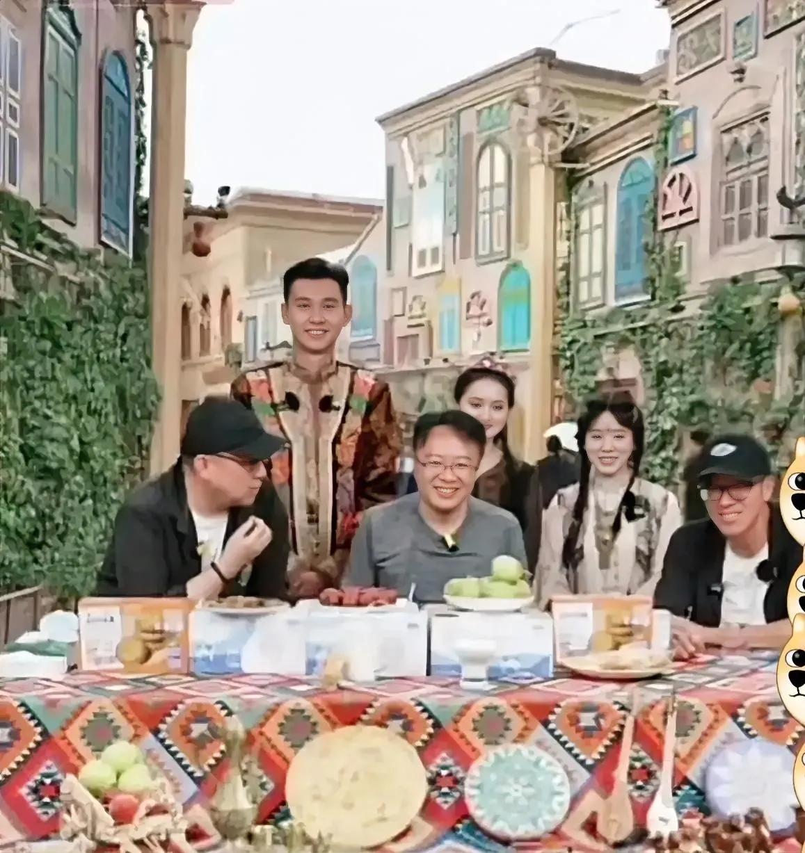 突然发现，俞老师二年没回家过中秋节了，去年中秋在西藏过，今年中秋在喀什，没必要这