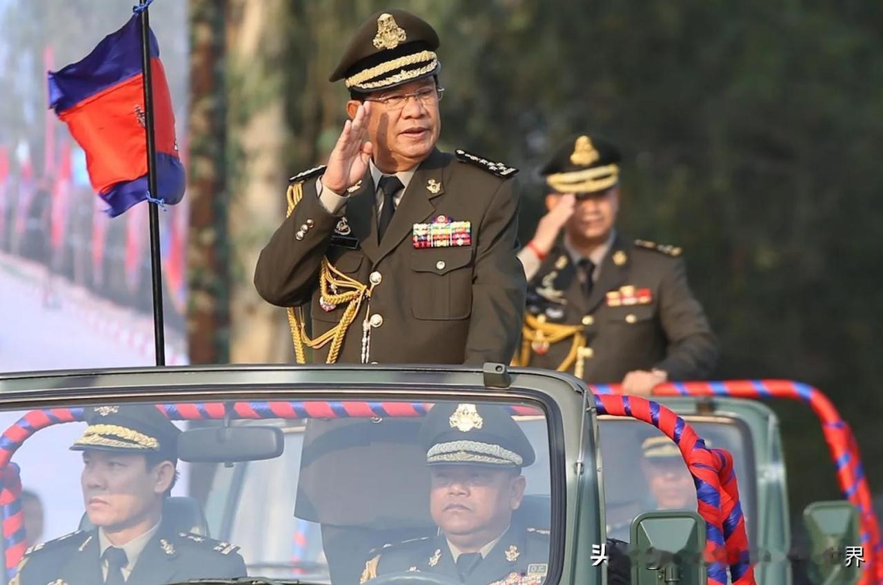 洪森最好能把园区的后台供出来，这样就能把水搅浑，只有这样，洪森家族才有一线生机，