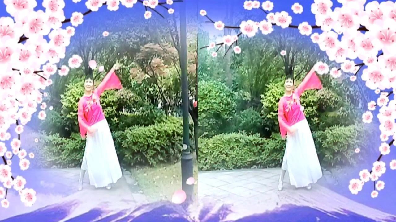 [太阳][玫瑰]笑对晨光，迎来吉祥。[合十]放开心胸，守住健康。[嘴唇]真心问候