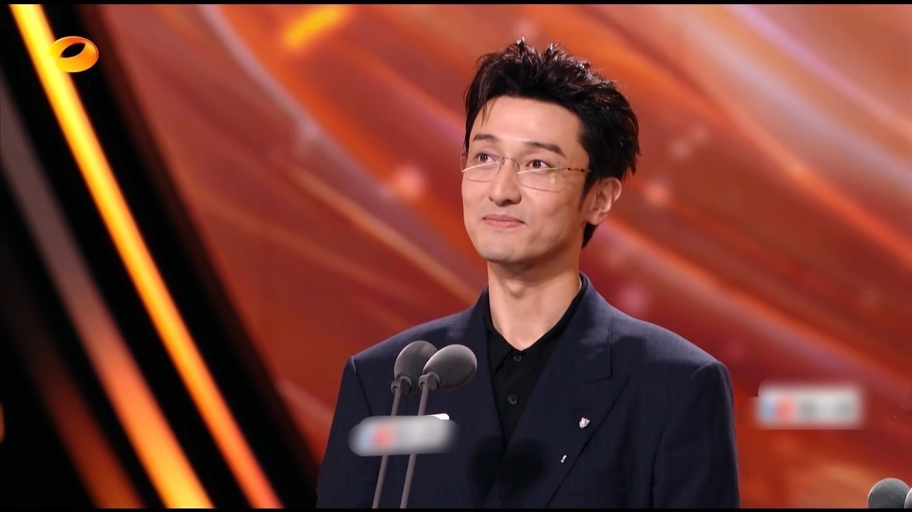王传君也在看我的前半生王传君也在刷许娣的前半生片段 今晚金鹰奖晚会的这个小片段太