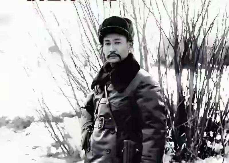 1949年，北平散兵游勇登记处，一位老人拄着拐，在副官搀扶下，站定，敬了个礼，说